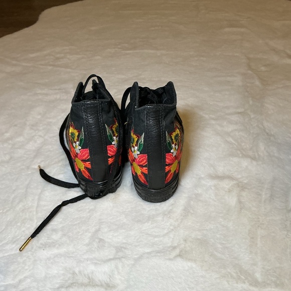 Converse Floral Embroidered High-Top Sneakers - Picture 4 of 6